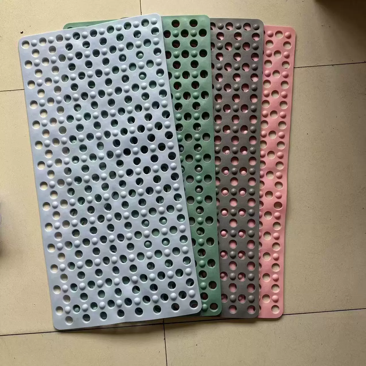 Bathroom large-hole anti-slip mat, shower room, household bath, toilet floor mat, bathroom floor mat, waterproof bathtub floor mat, anti-slip