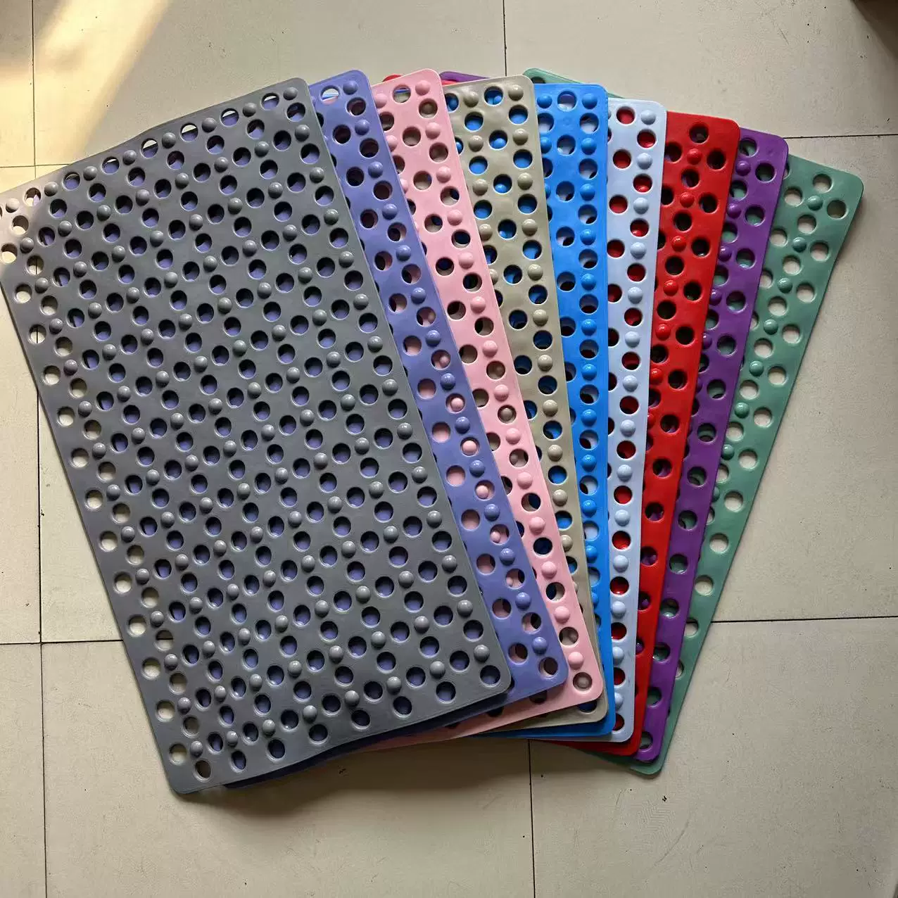 Bathroom large-hole anti-slip mat, shower room, household bath, toilet floor mat, bathroom floor mat, waterproof bathtub floor mat, anti-slip