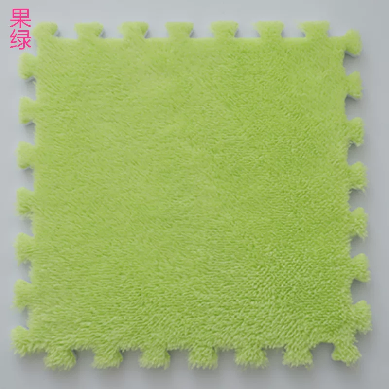 Modern and simple spliced floor MATS for the bedroom, baby crawling MATS, and large areas of the living room are covered with dirt-resistant and wear-resistant mixed floor MATS