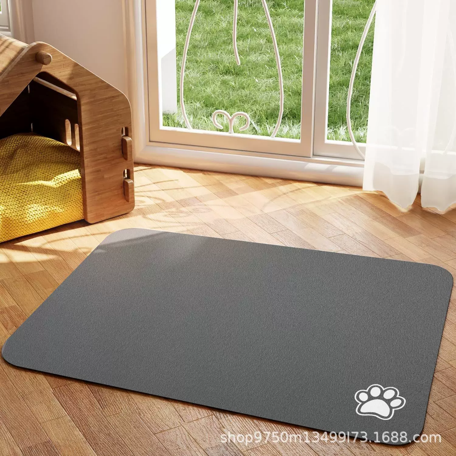 The cross-border simple solid-color pet splash-proof, water-absorbing and quick-drying diatom mud feeding mat can be attached as standard and comes with a dirt-resistant floor mat for delivery